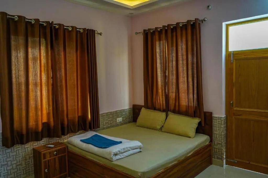 Rishīkesh Shanti Hostel And Garden Cafe المظهر الخارجي الصورة